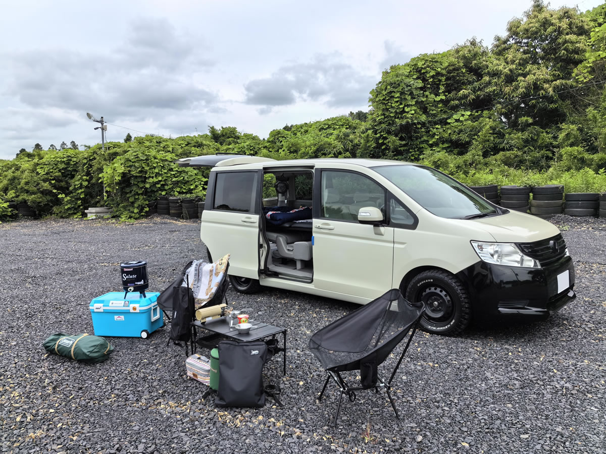 Banseki kokusai campervan ‘Step wagon’.